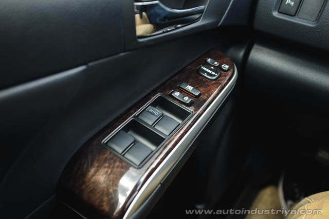 2015 Toyota Camry 2.5S AT