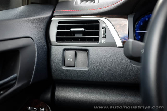 2015 Toyota Camry 2.5S AT