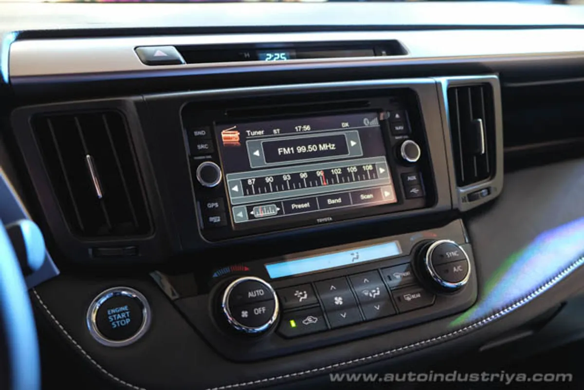 Toyota PH launches 2016 RAV4