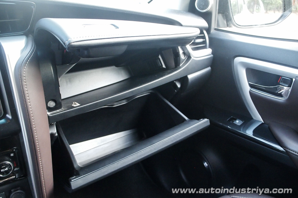 2016 Toyota Fortuner 2.4V 4x2 AT