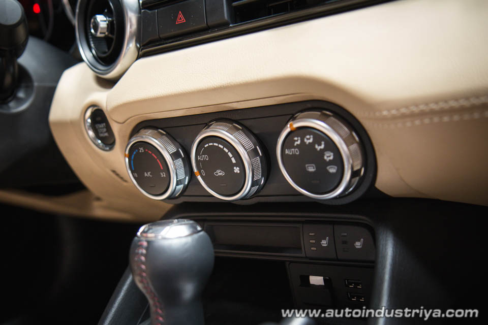 2016 Mazda MX-5 2.0 SkyActiv-G Coupe AT