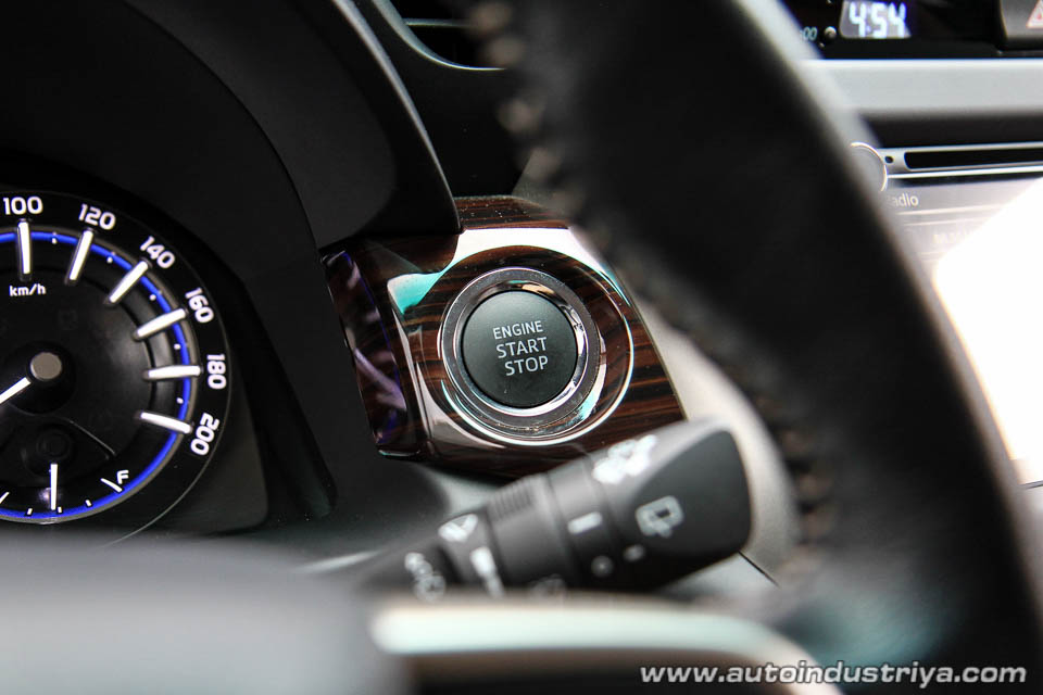 2016 Toyota Innova 2.8 V AT