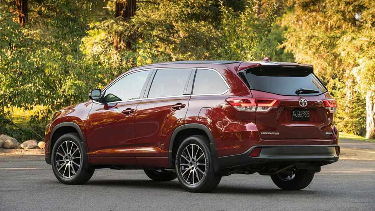 Toyota Highlander gets a refresh for 2017 | AutoIndustriya
