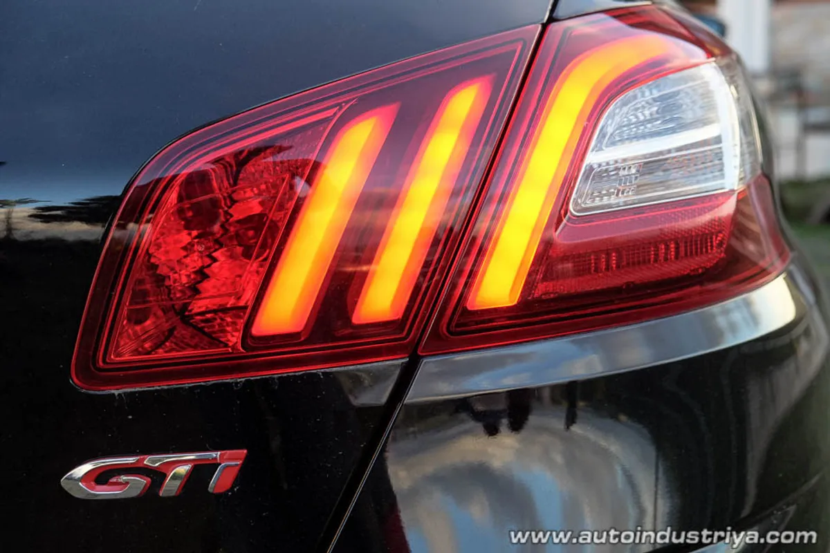 2016 Peugeot 308 GTi 