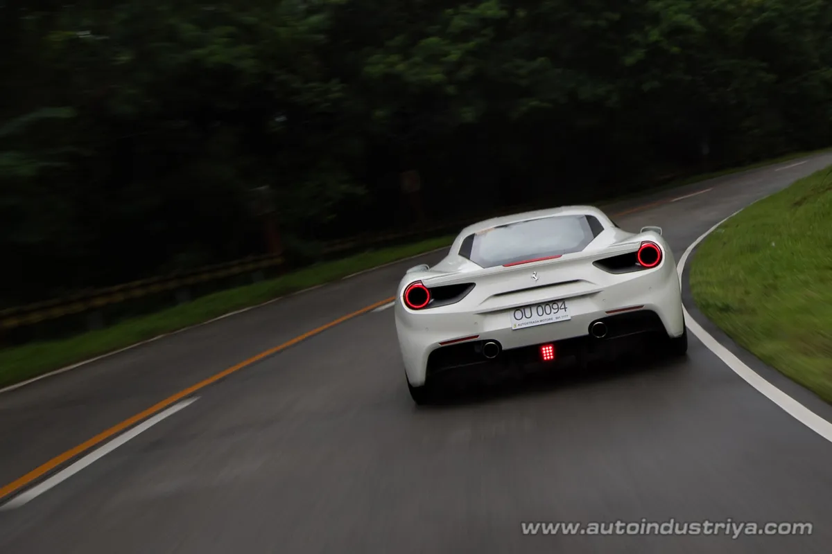 2017 Ferrari 488 GTB White