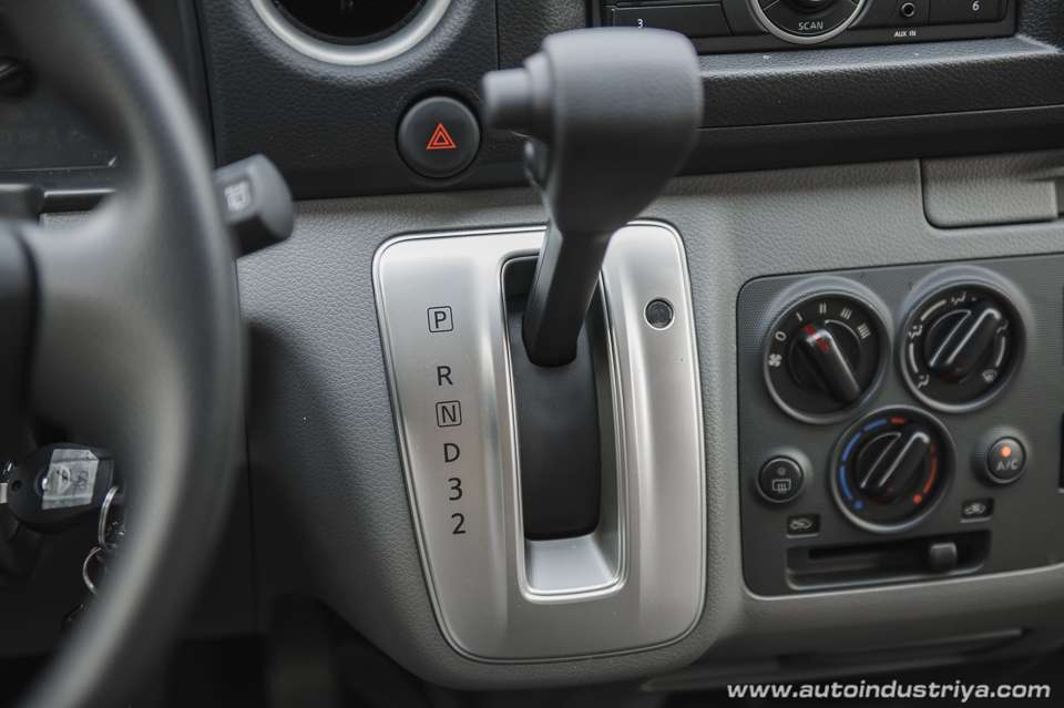 2018 Nissan Urvan Premium A/T