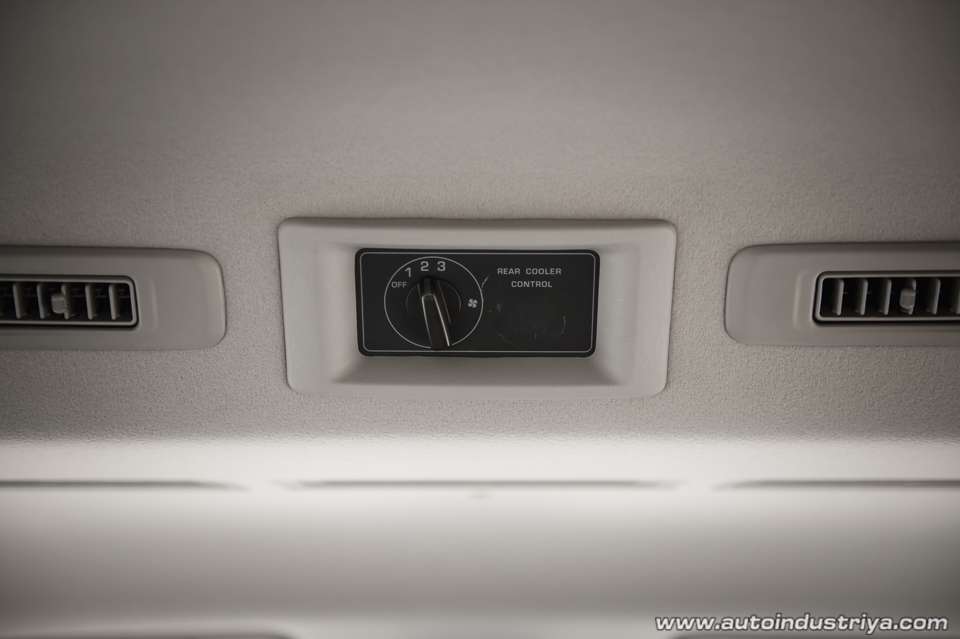 2018 Nissan Urvan Premium A/T