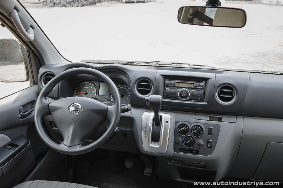 2018 Nissan Urvan Premium A/T