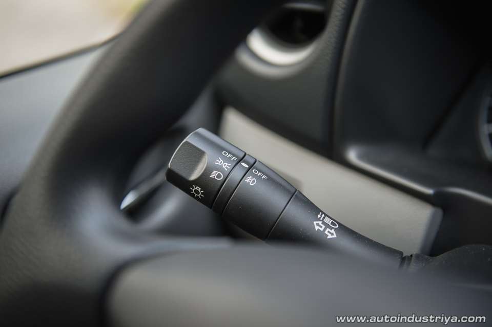 2018 Nissan Urvan Premium A/T