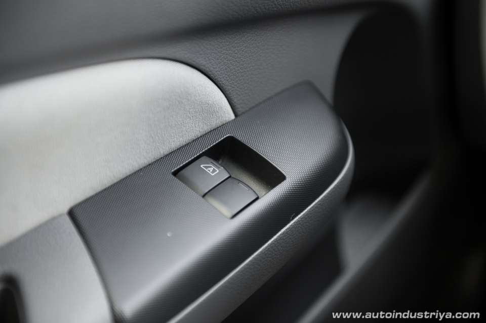 2018 Nissan Urvan Premium A/T