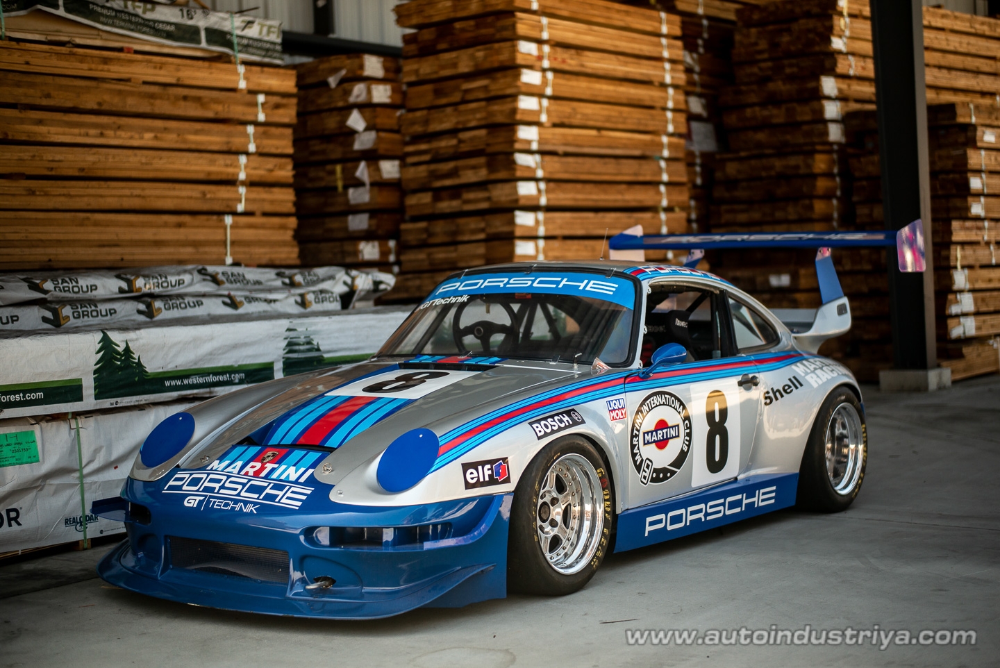 A Tribe Called Porsche and a Pilgrimage to Luftgekühlt