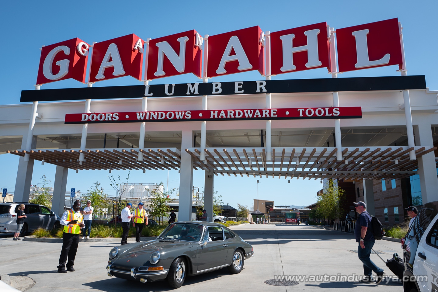 A Tribe Called Porsche and a Pilgrimage to Luftgekühlt