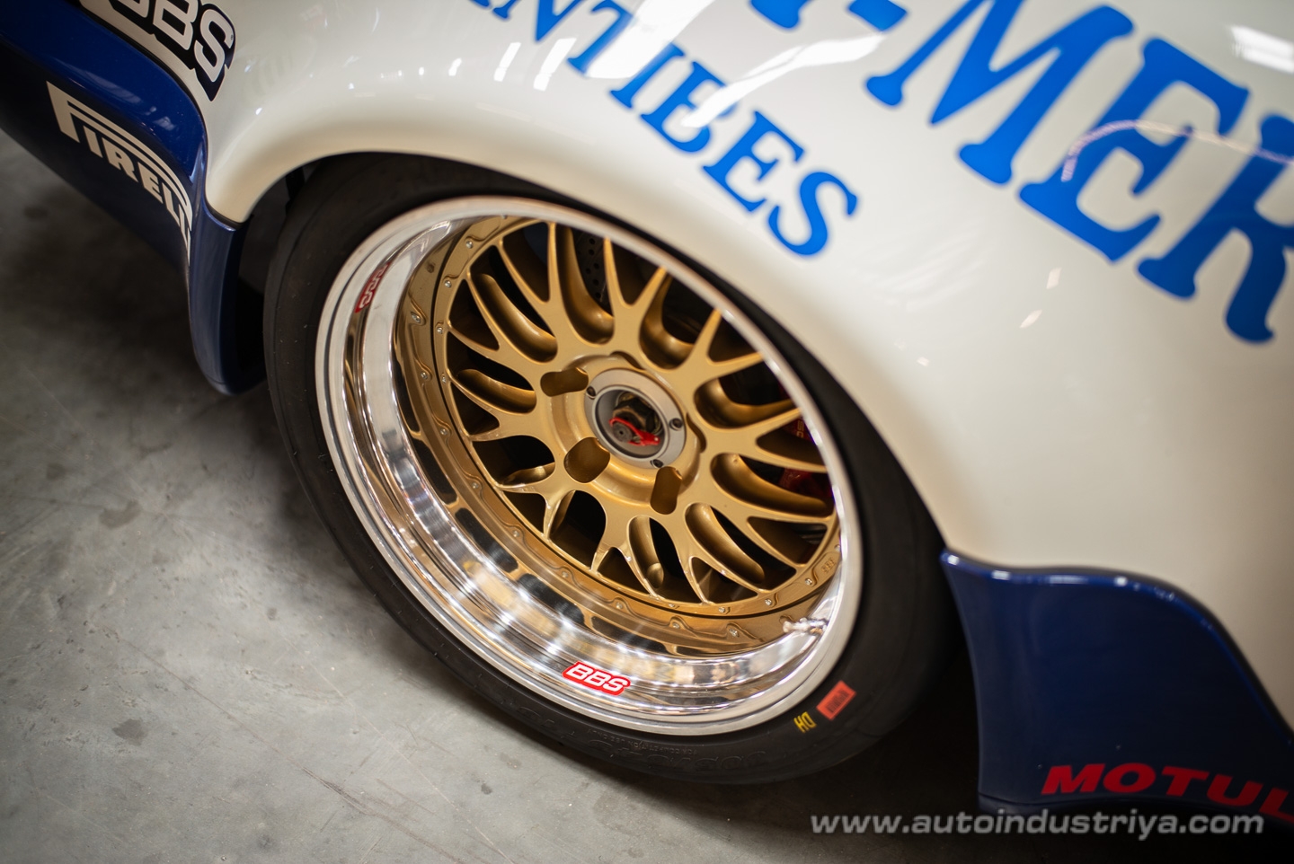 A Tribe Called Porsche and a Pilgrimage to Luftgekühlt