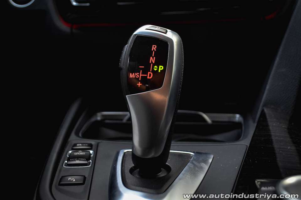 2018 BMW 318d Luxury