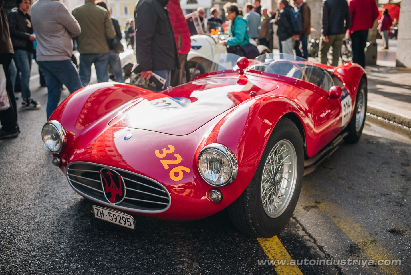 Molto belle = very beautiful