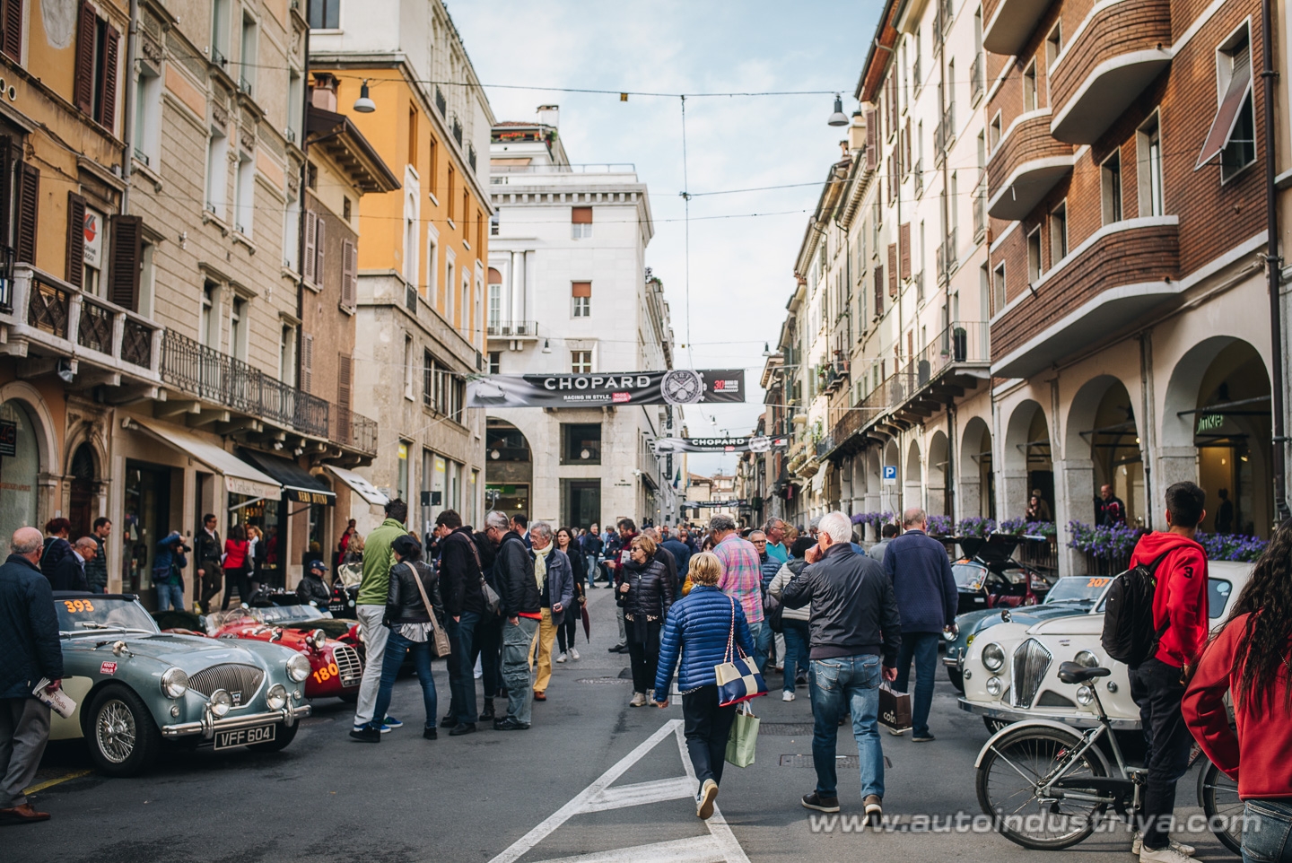 Molto belle = very beautiful