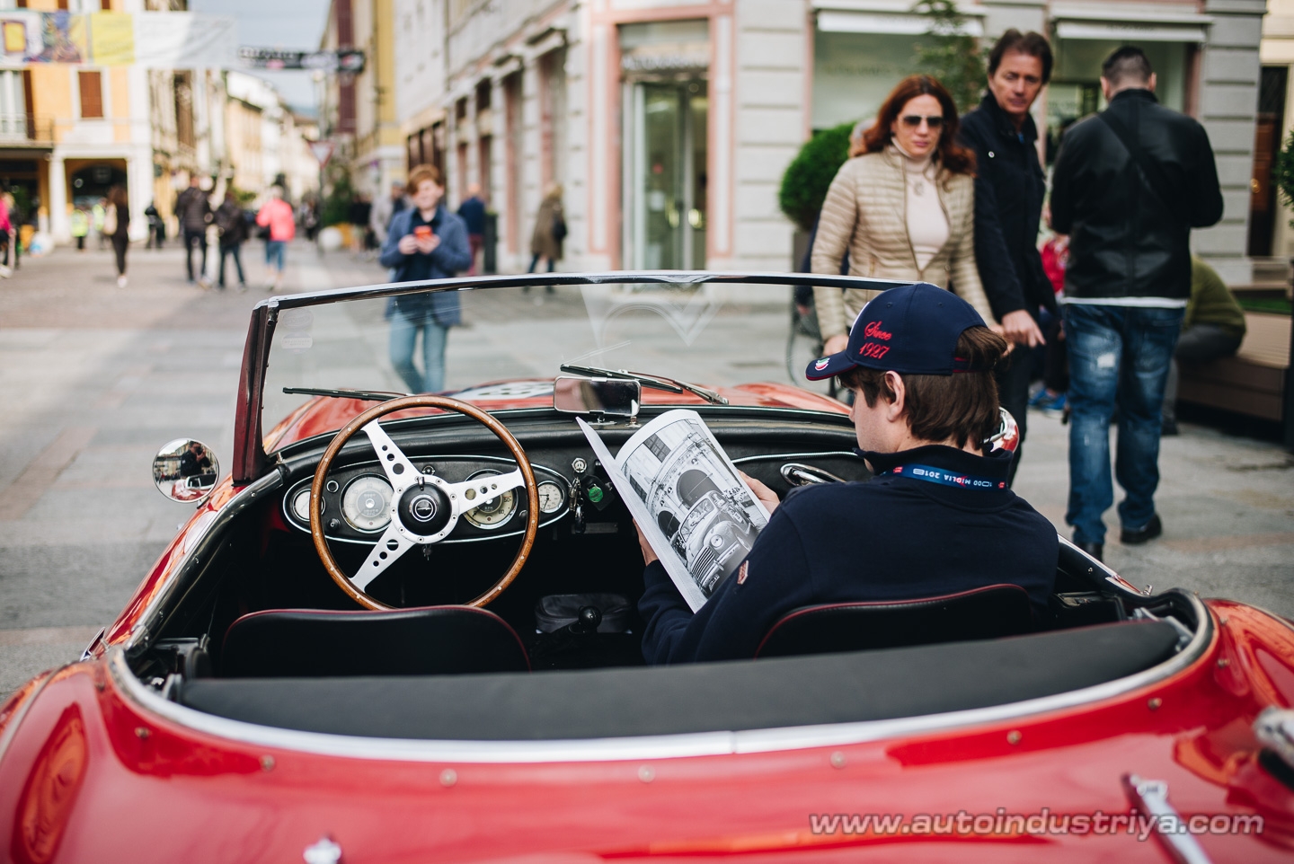 Molto belle = very beautiful