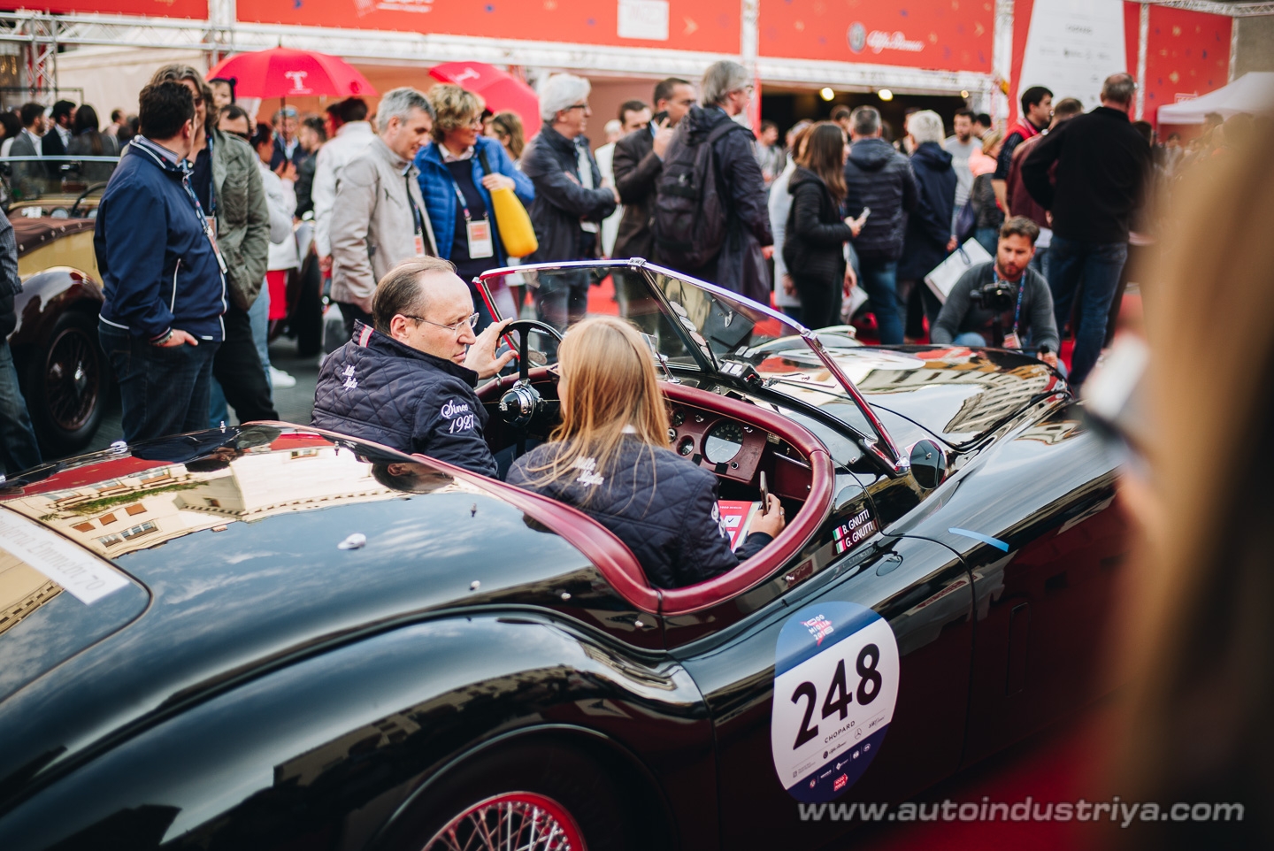 Molto belle = very beautiful