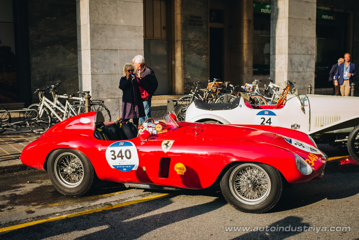 Molto belle = very beautiful