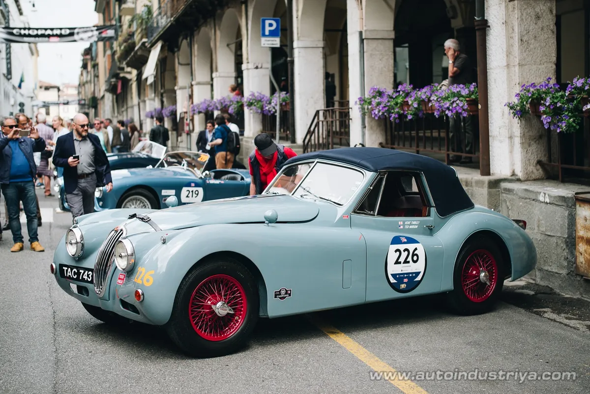 Molto belle = very beautiful