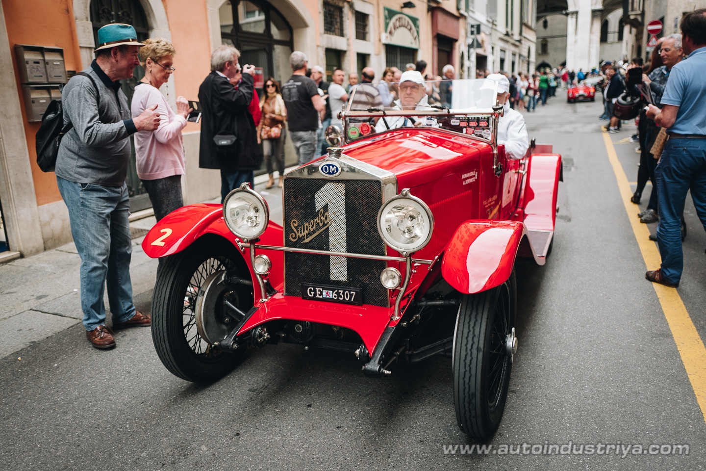 Molto belle = very beautiful