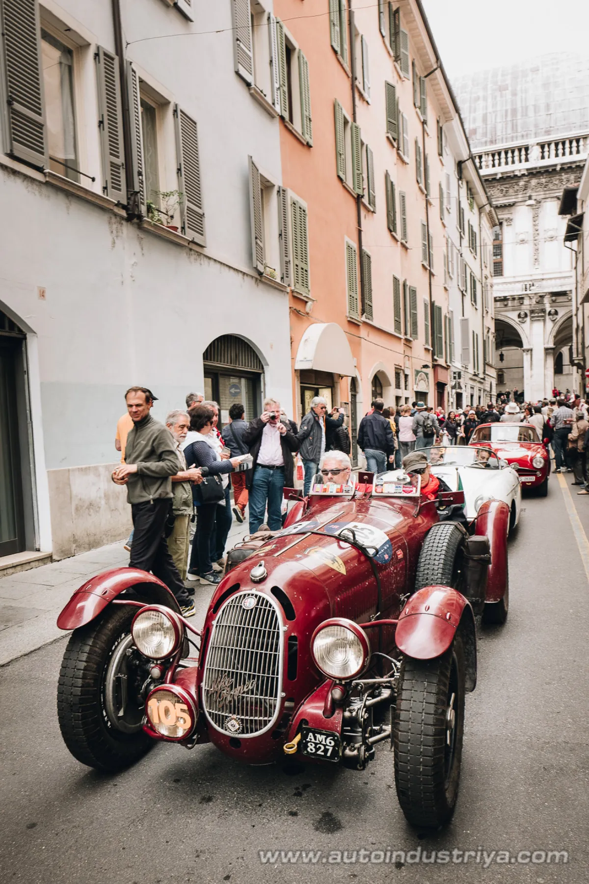 Molto belle = very beautiful