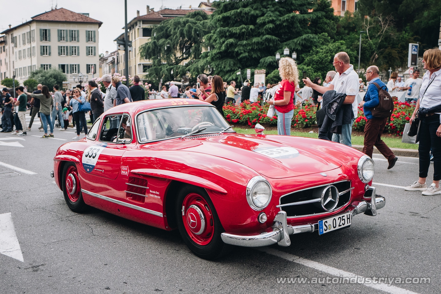 Molto belle = very beautiful