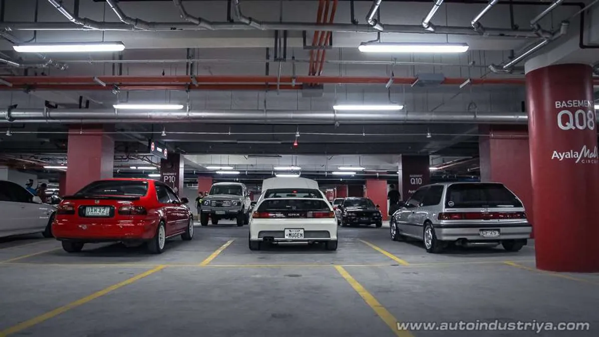 Behind the 90's Nostalgia: The inner workings of a car meet