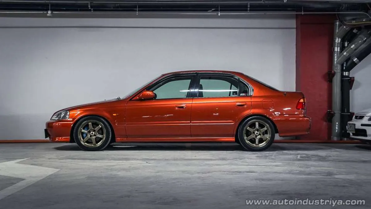 Behind the 90's Nostalgia: The inner workings of a car meet