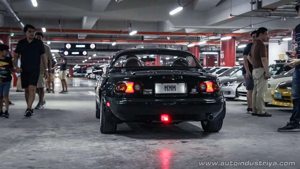 Behind the 90's Nostalgia: The inner workings of a car meet