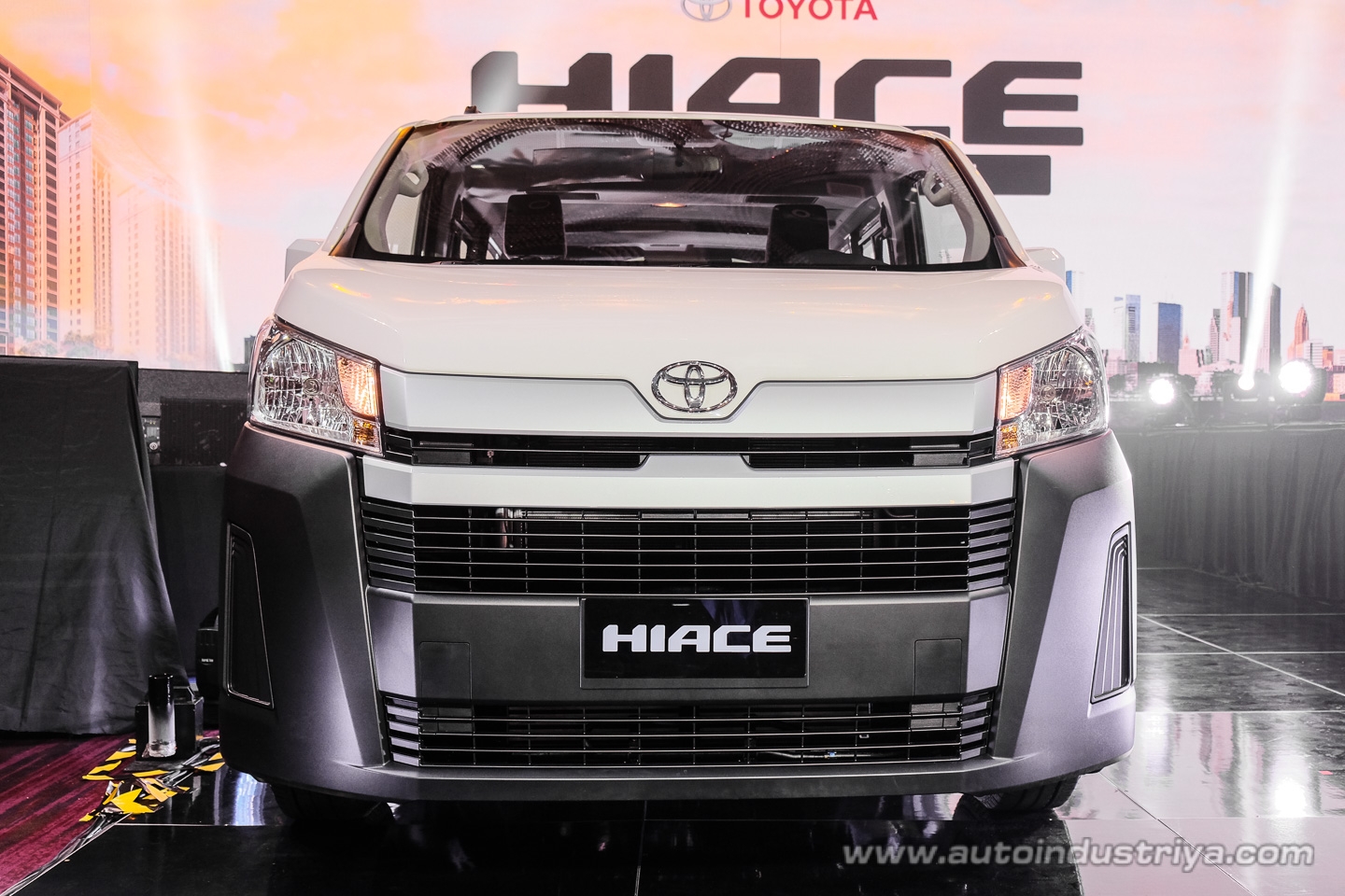 World Premiere in PH: 2019 Toyota Hiace starts at PhP 1.590 million