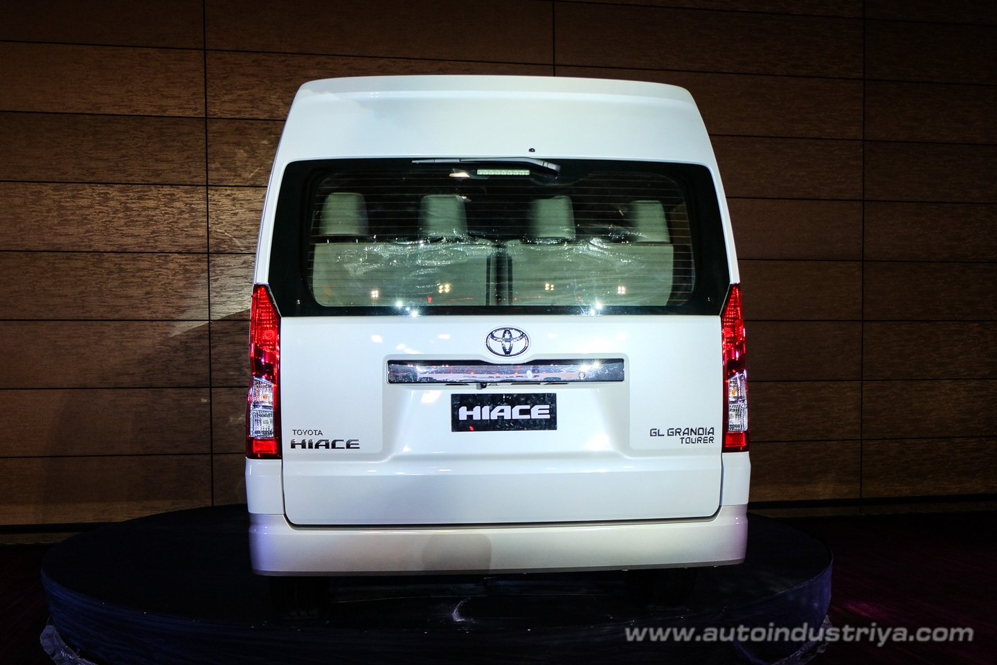 World Premiere in PH: 2019 Toyota Hiace starts at PhP 1.590 million