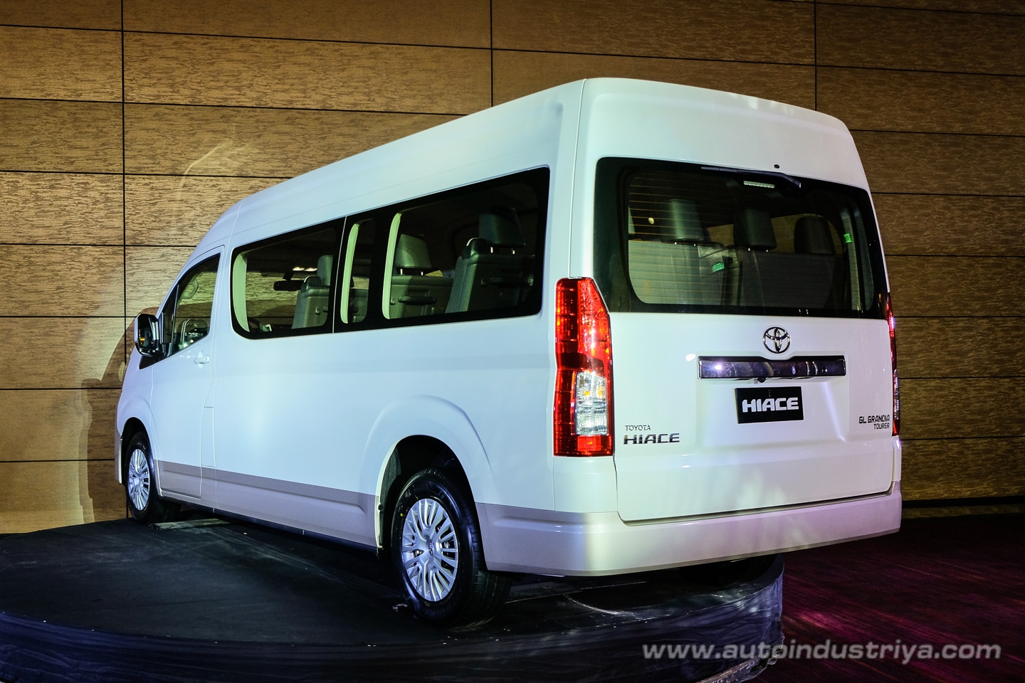 World Premiere in PH: 2019 Toyota Hiace starts at PhP 1.590 million