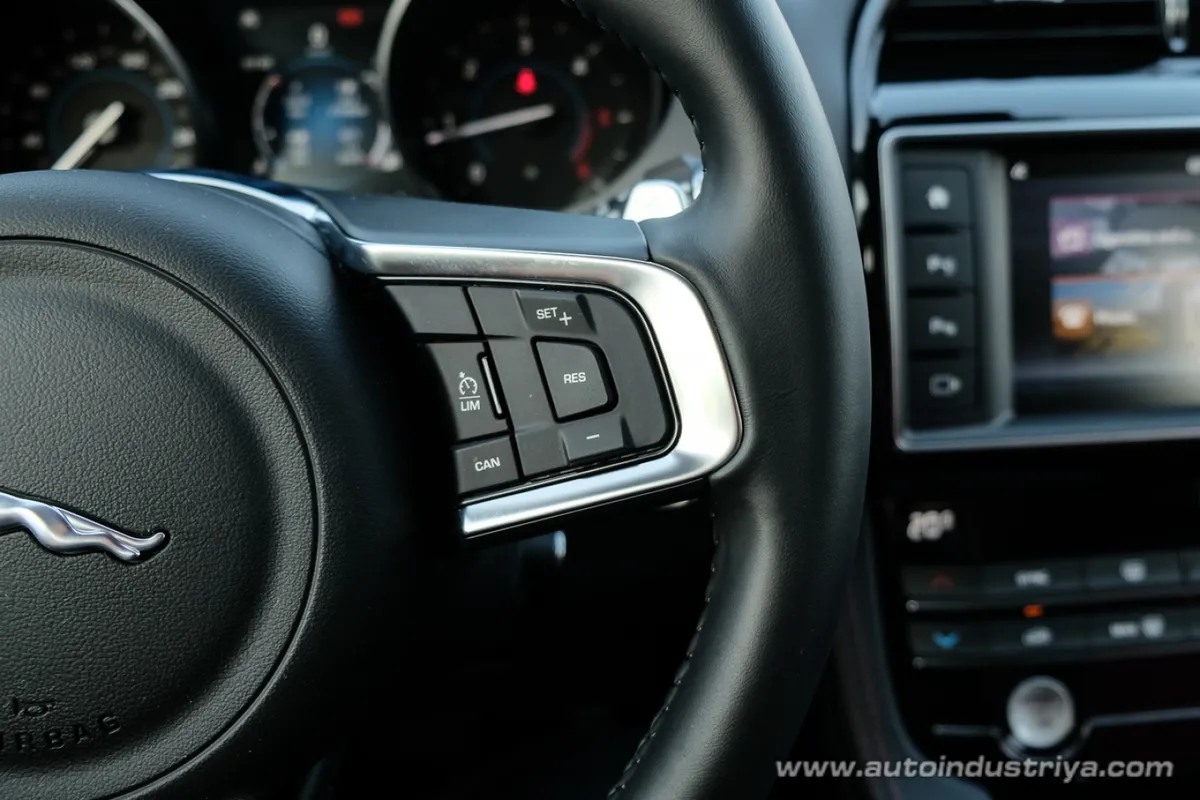 2018 Jaguar F-Pace 2.0L R-Sport AWD