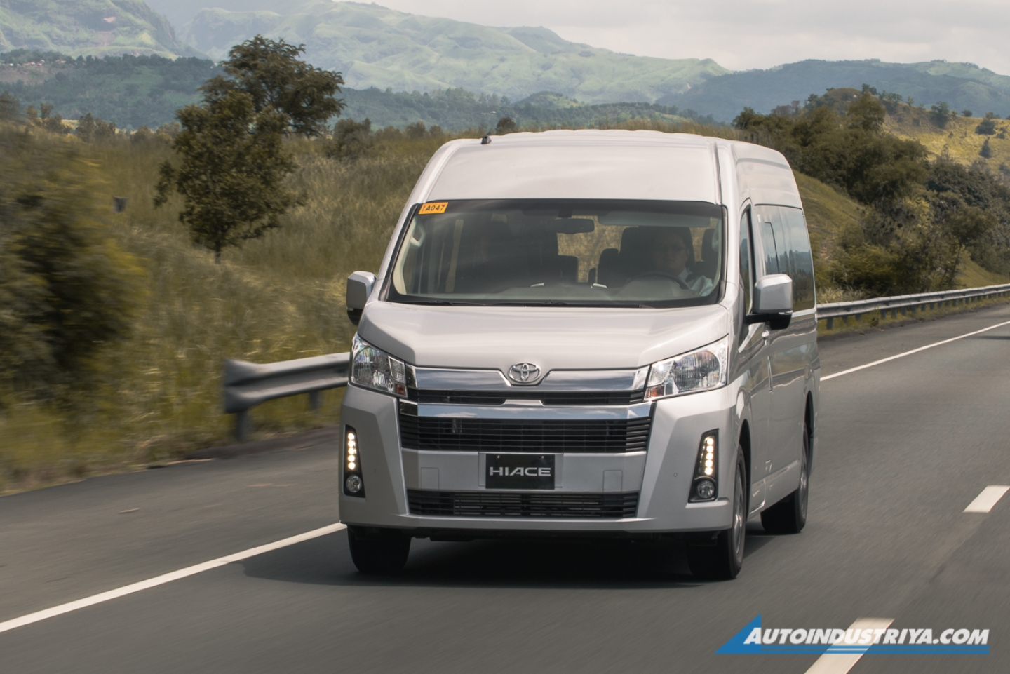 2019 Toyota Hiace GL Grandia Tourer