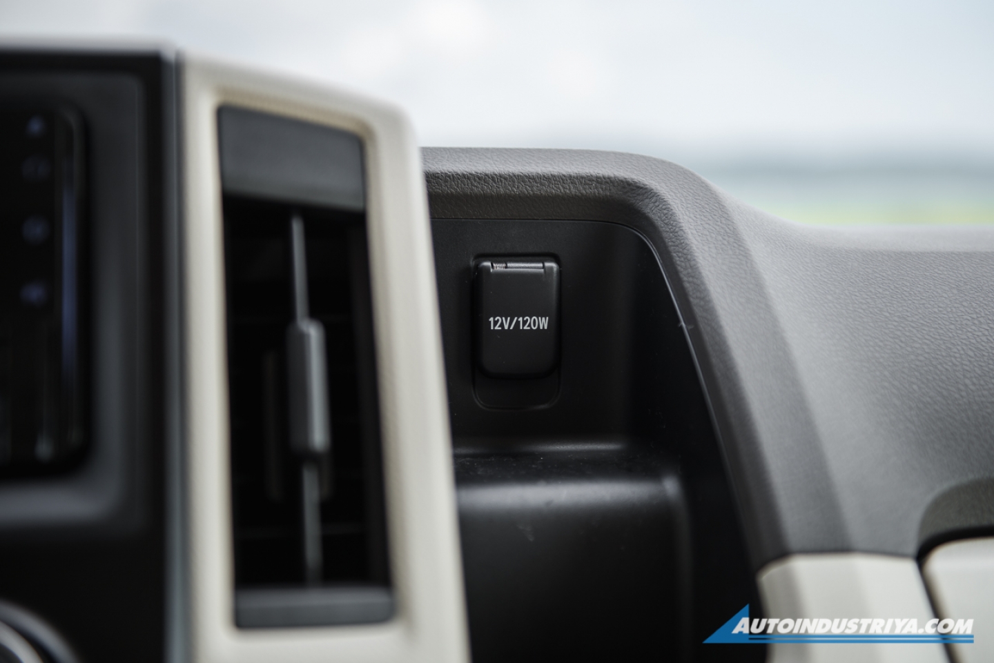 2019 Toyota Hiace GL Grandia Tourer