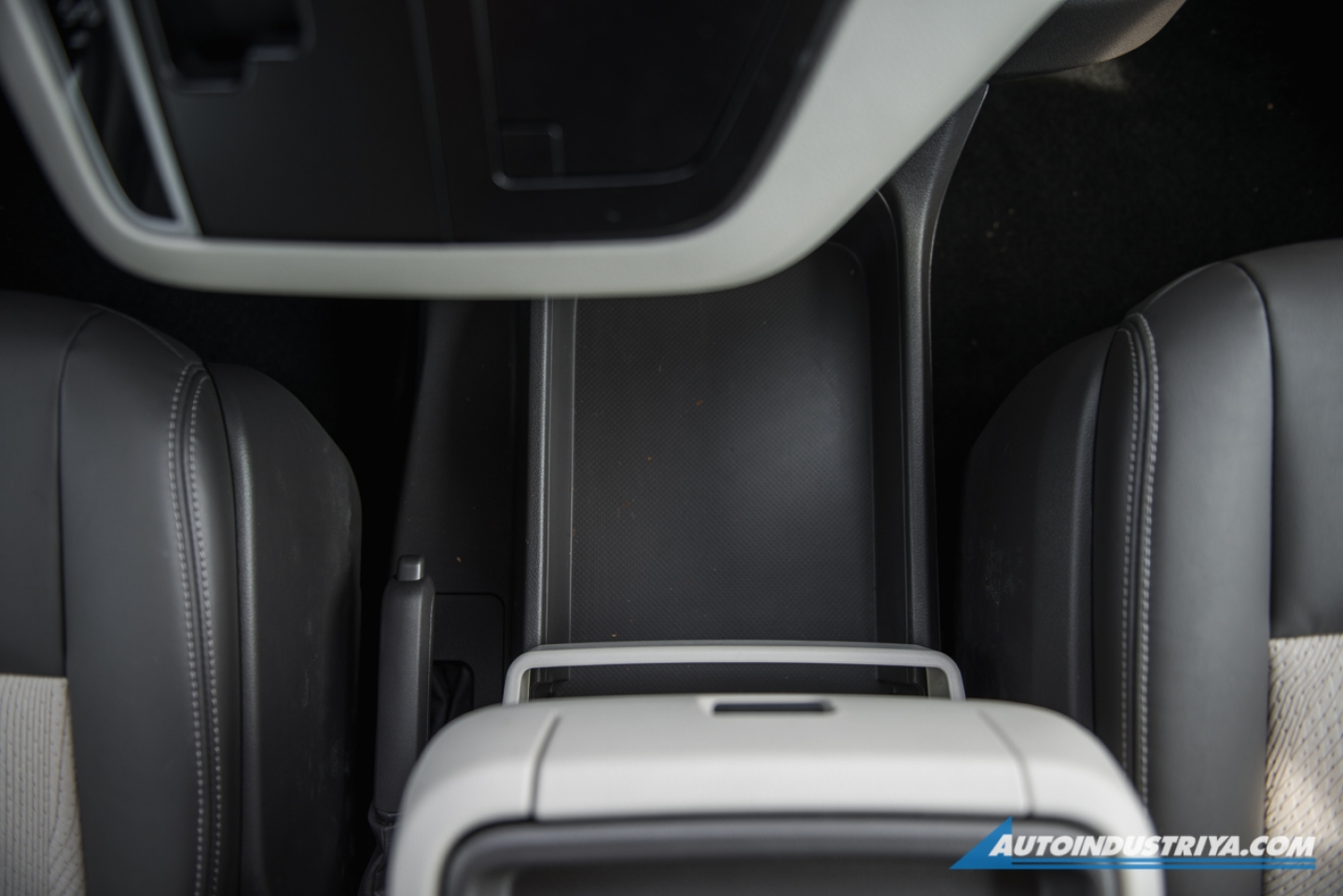 2019 Toyota Hiace GL Grandia Tourer