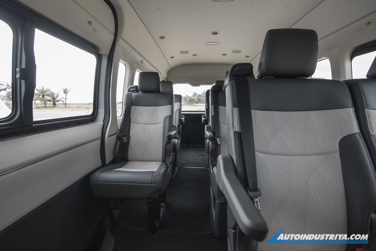 2019 Toyota Hiace GL Grandia Tourer