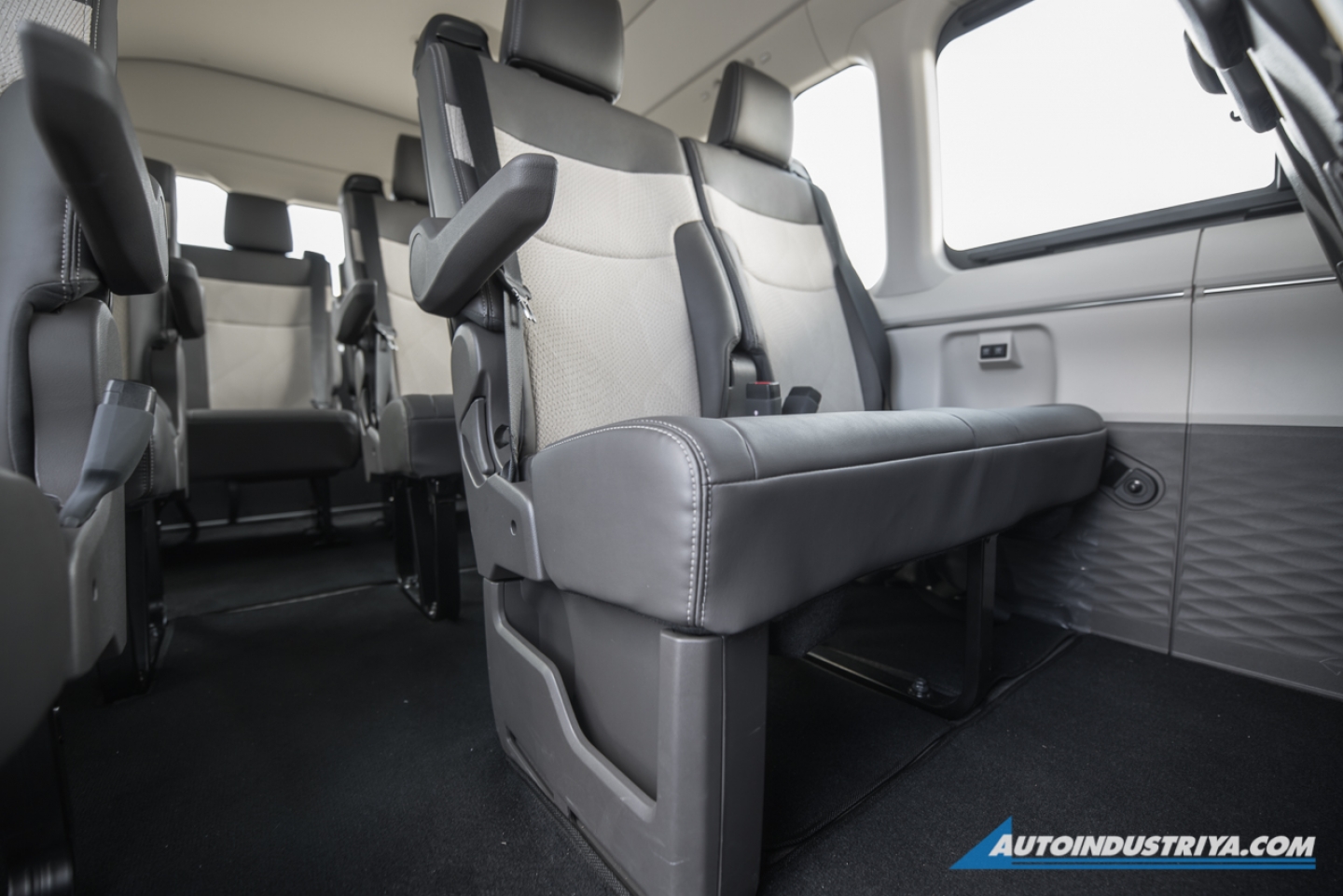 2019 Toyota Hiace GL Grandia Tourer