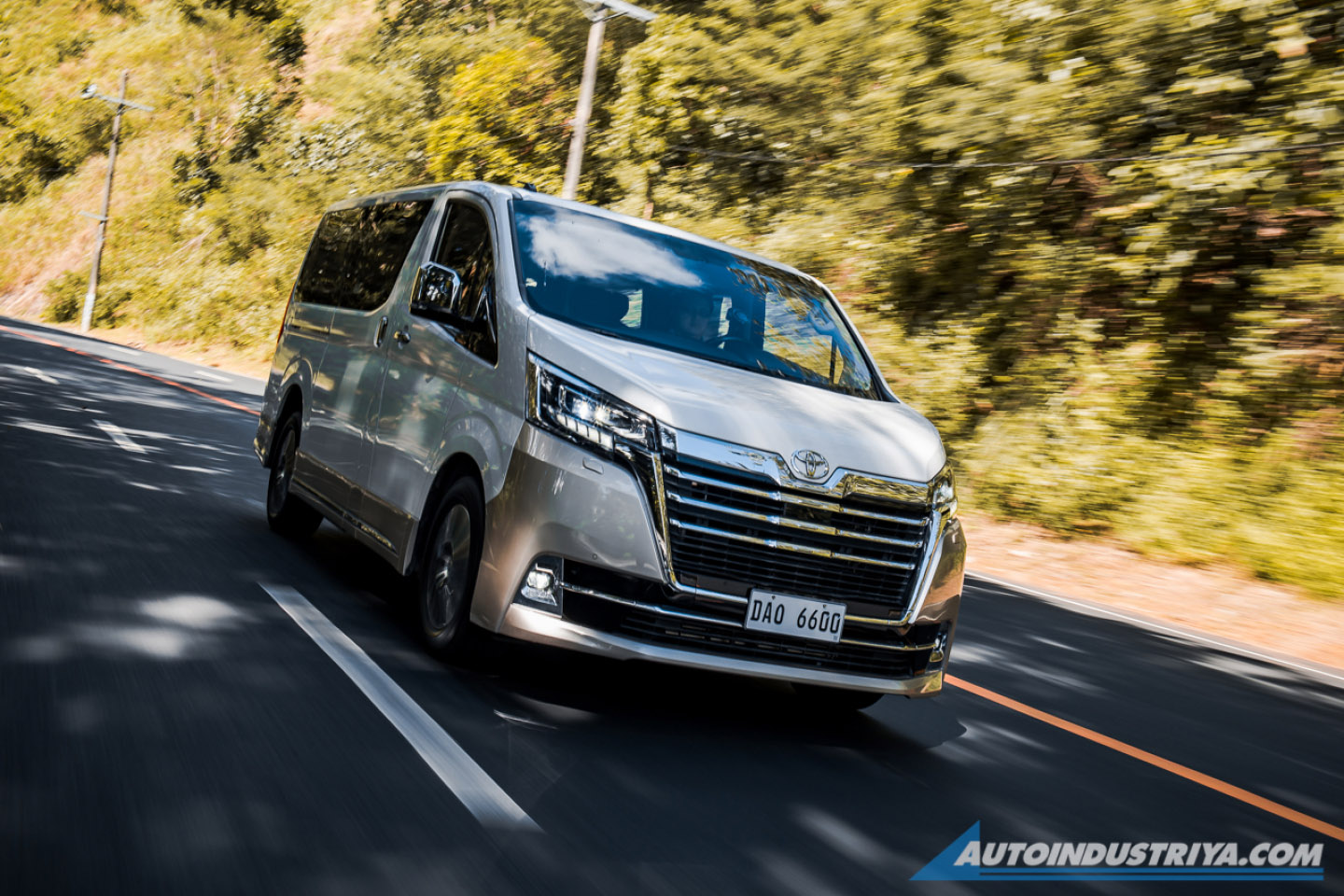 2020 Toyota Hiace Super Grandia Elite 2.8L AT