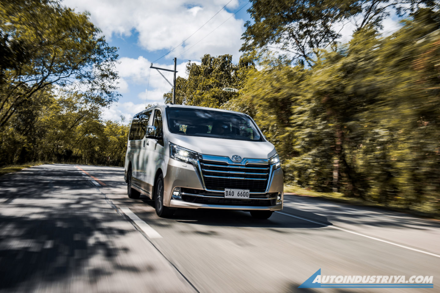 2020 Toyota Hiace Super Grandia Elite 2.8L AT