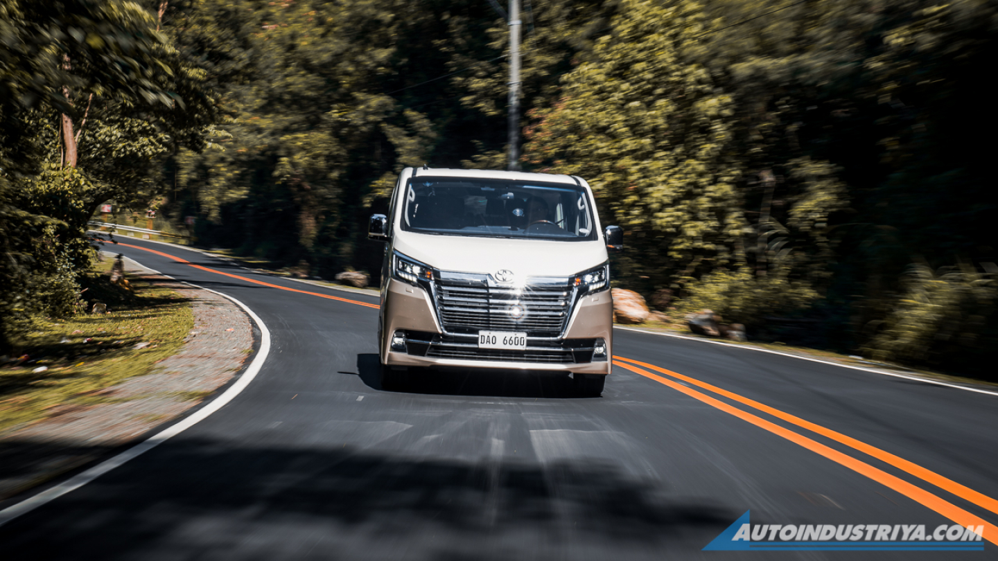 2020 Toyota Hiace Super Grandia Elite 2.8L AT