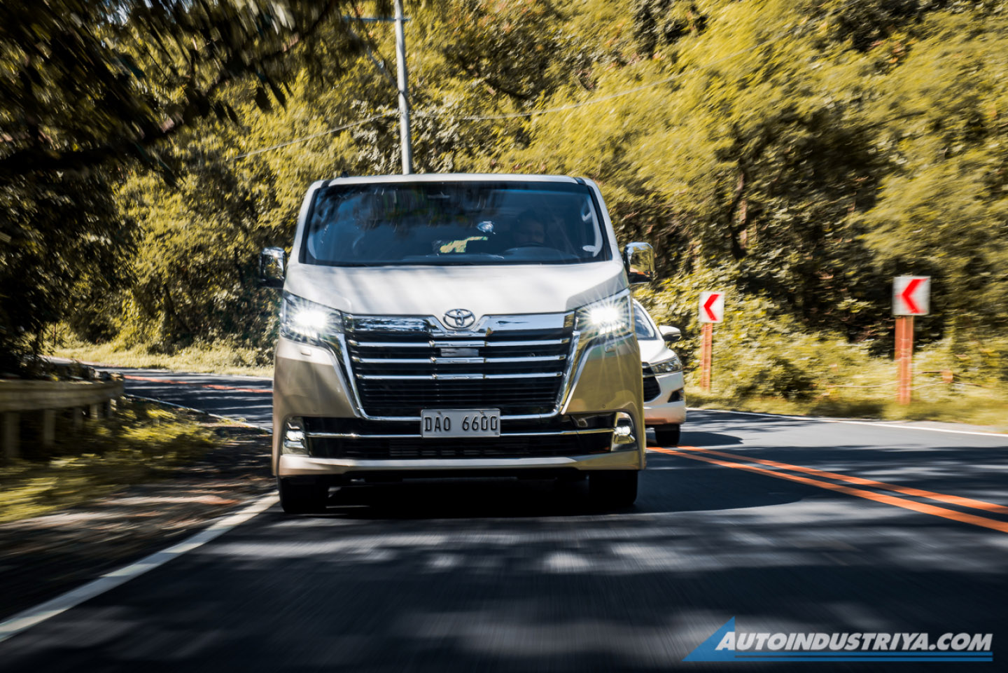 2020 Toyota Hiace Super Grandia Elite 2.8L AT