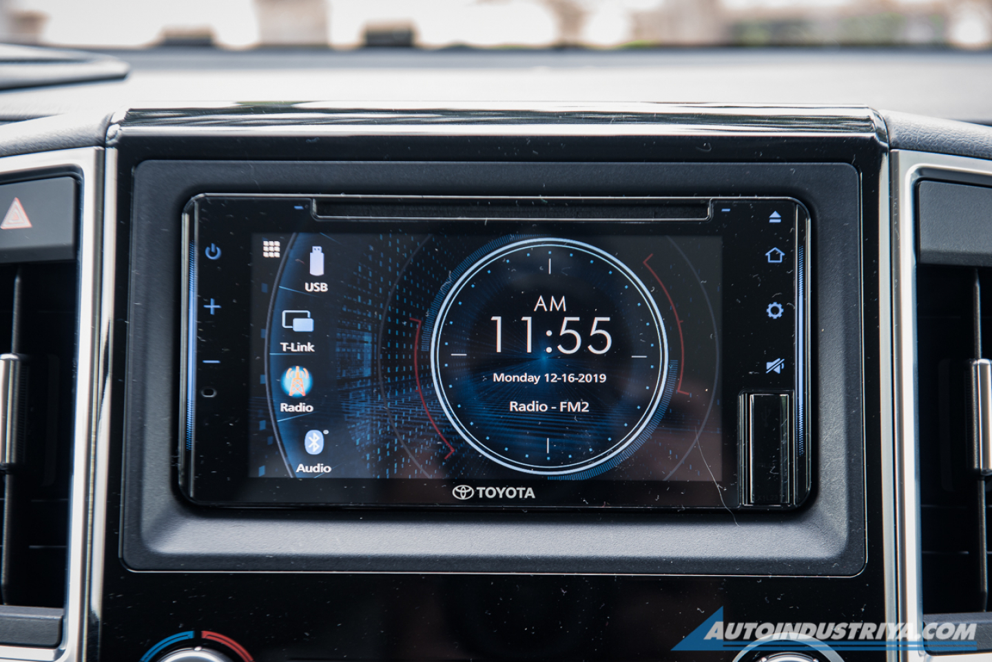 2020 Toyota Hiace Super Grandia Elite 2.8L AT