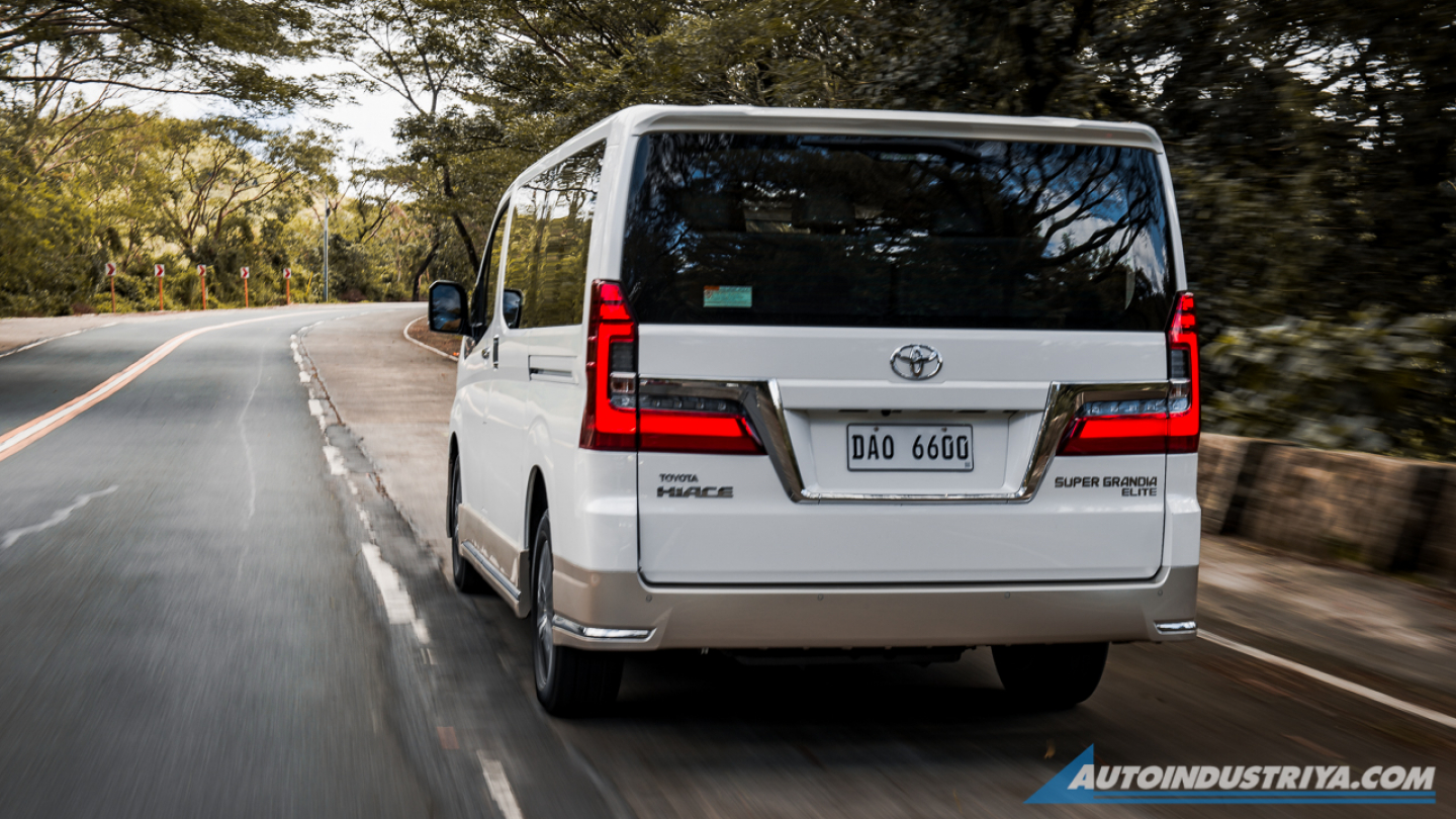 2020 Toyota Hiace Super Grandia Elite 2.8L AT