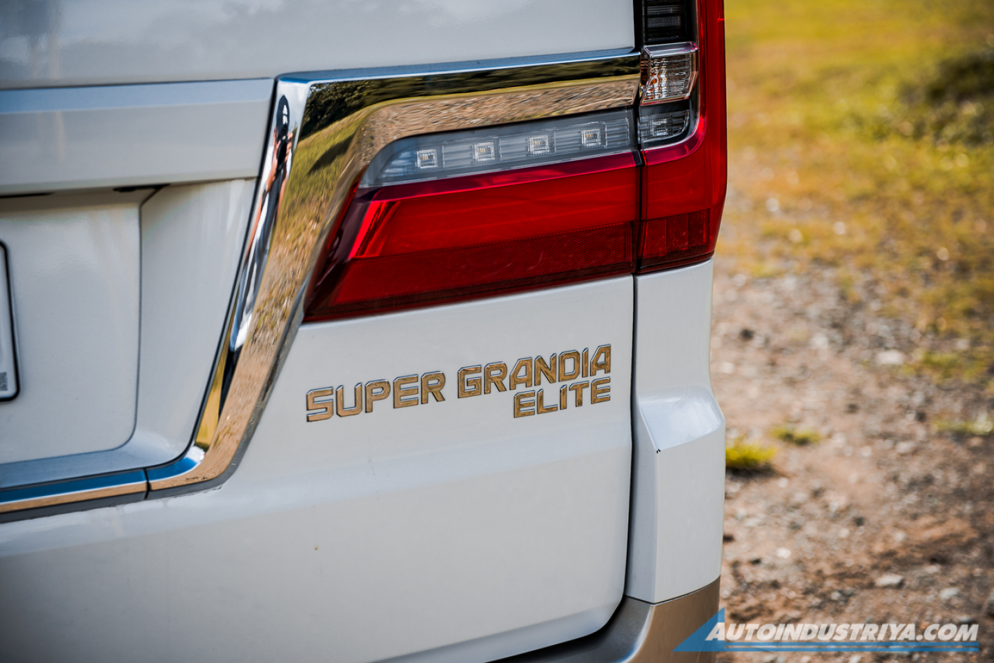 2020 Toyota Hiace Super Grandia Elite 2.8L AT