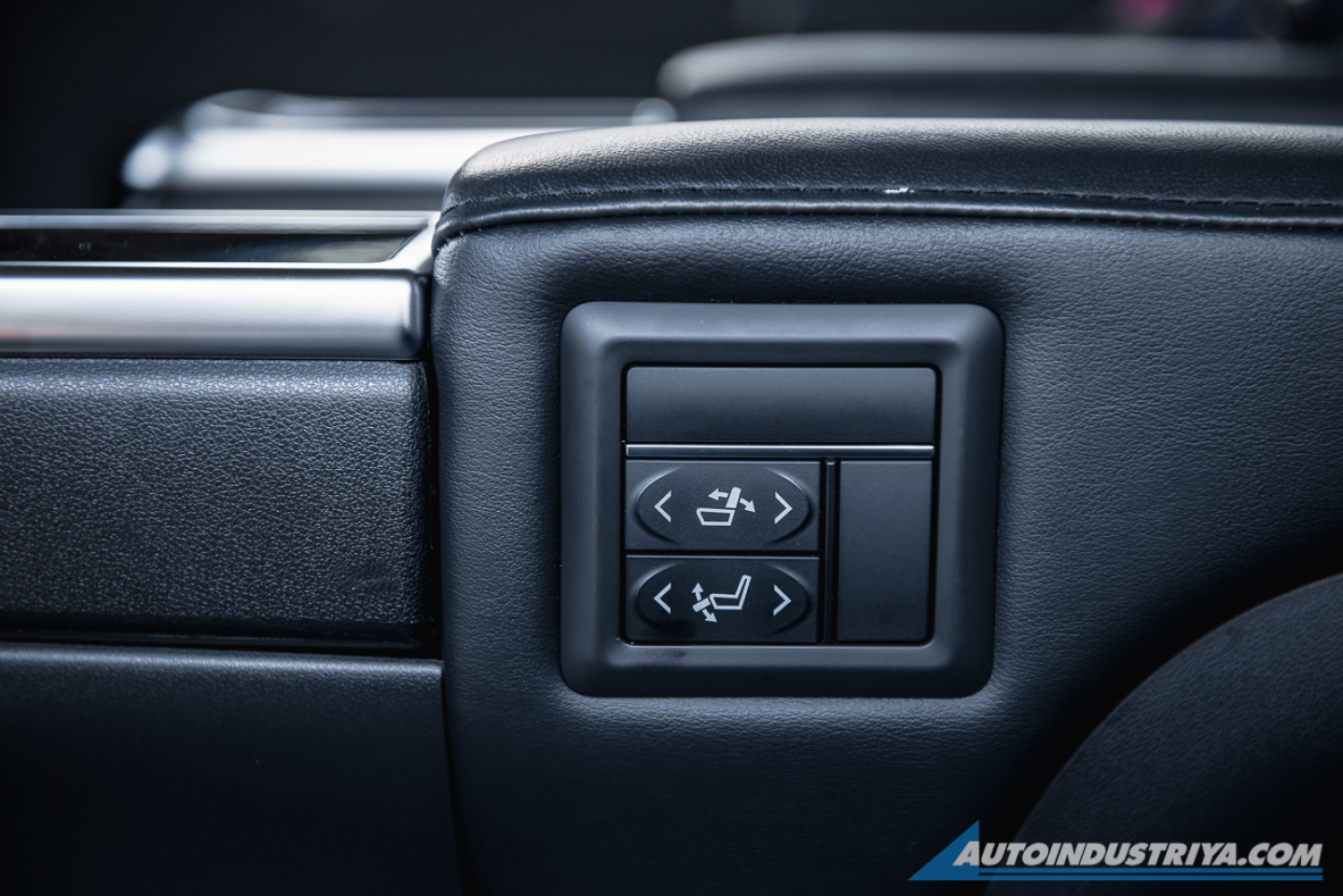 2020 Toyota Hiace Super Grandia Elite 2.8L AT