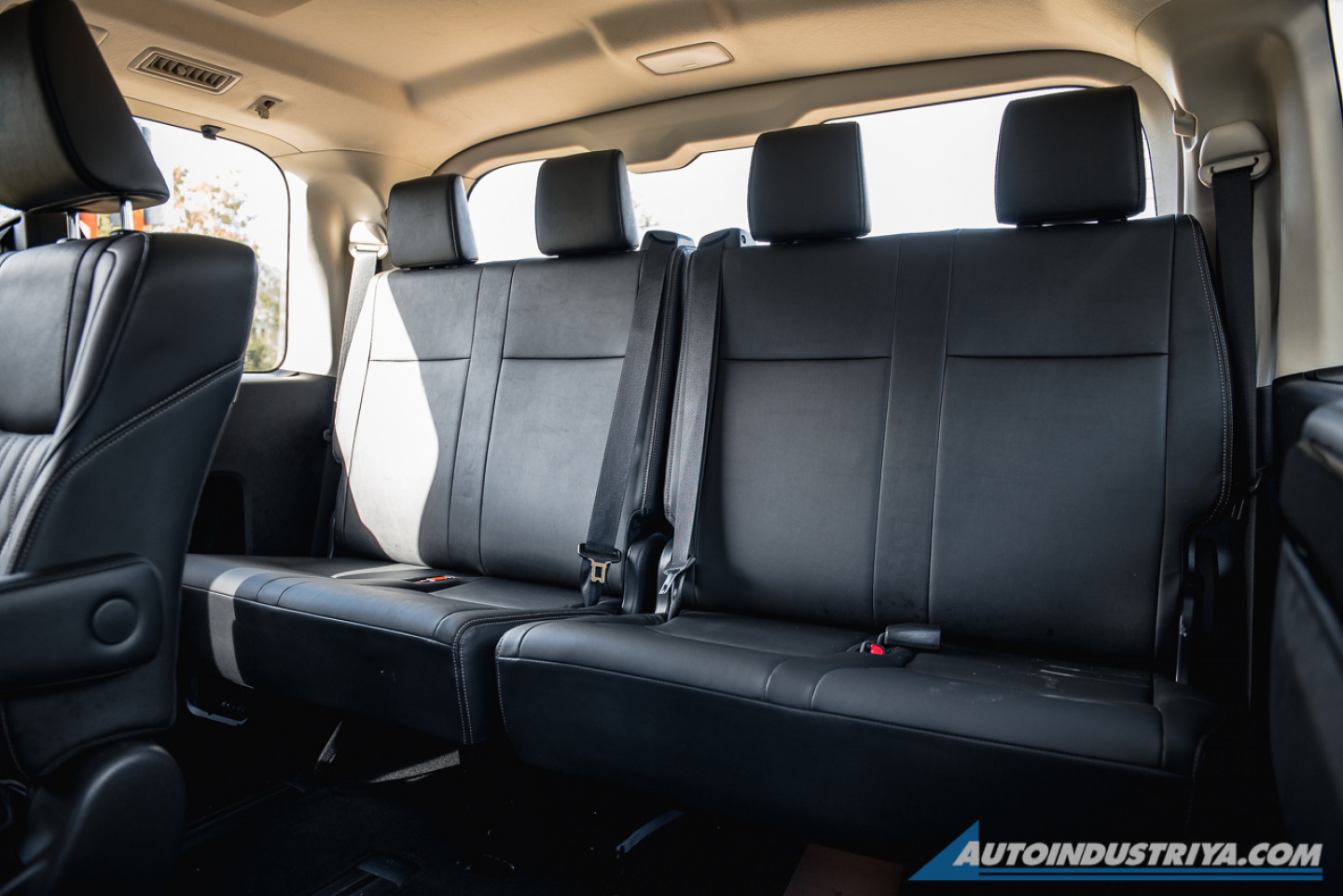 2020 Toyota Hiace Super Grandia Elite 2.8L AT