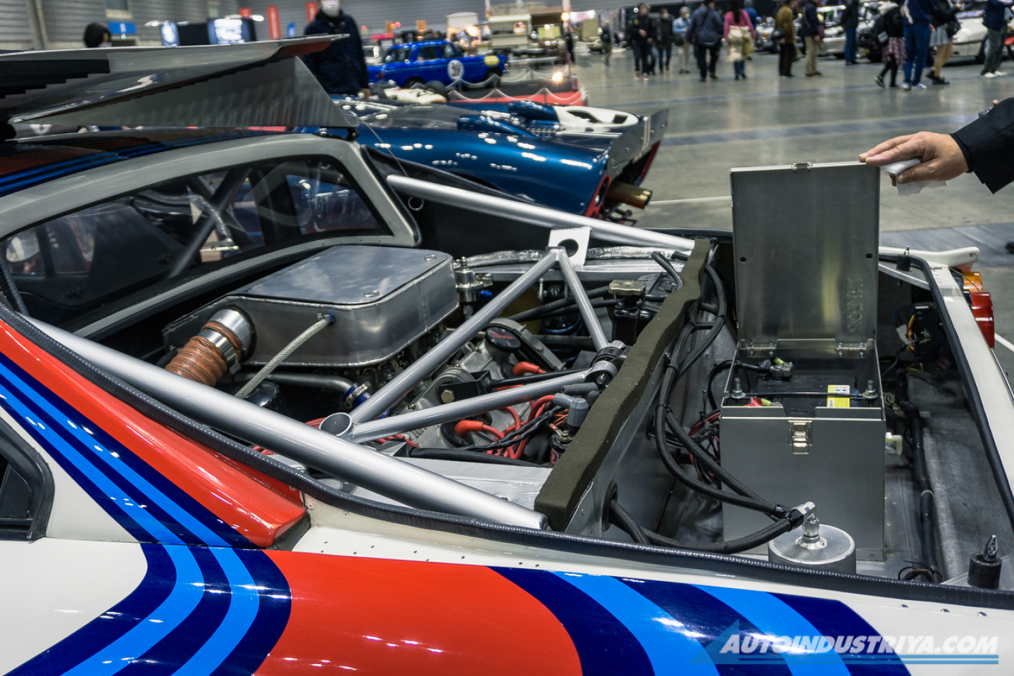 Classics stop time in Yokohama Nostalgic 2 Days