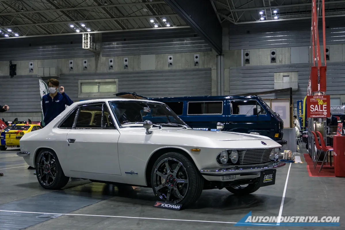Classics stop time in Yokohama Nostalgic 2 Days